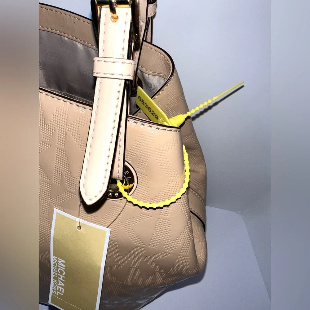 NWT Michael Kors Jet Set patent beige leather tote bag